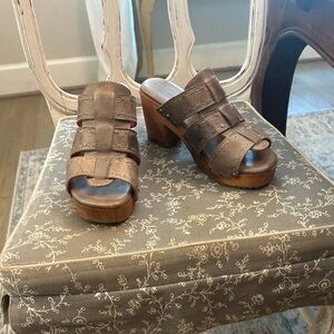 Bed Stu Icicle gray brown slides size 8